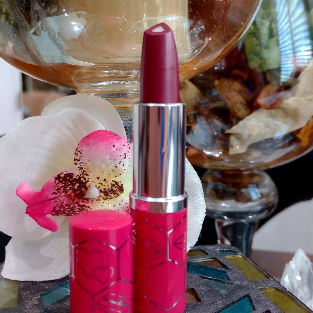 Clinique Dramatically Different Lipstick #44 Rasberry Glaze